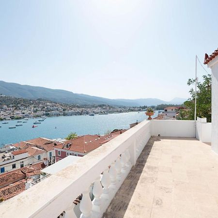 Traditional House Under The Clock Tower With Sweet View Poros Town Buitenkant foto