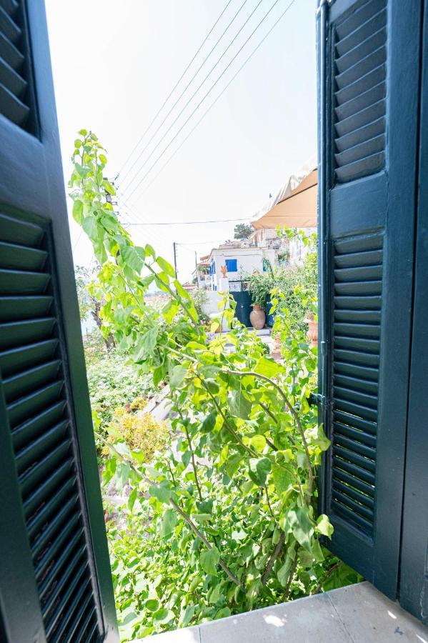 Traditional House Under The Clock Tower With Sweet View Poros Town Buitenkant foto