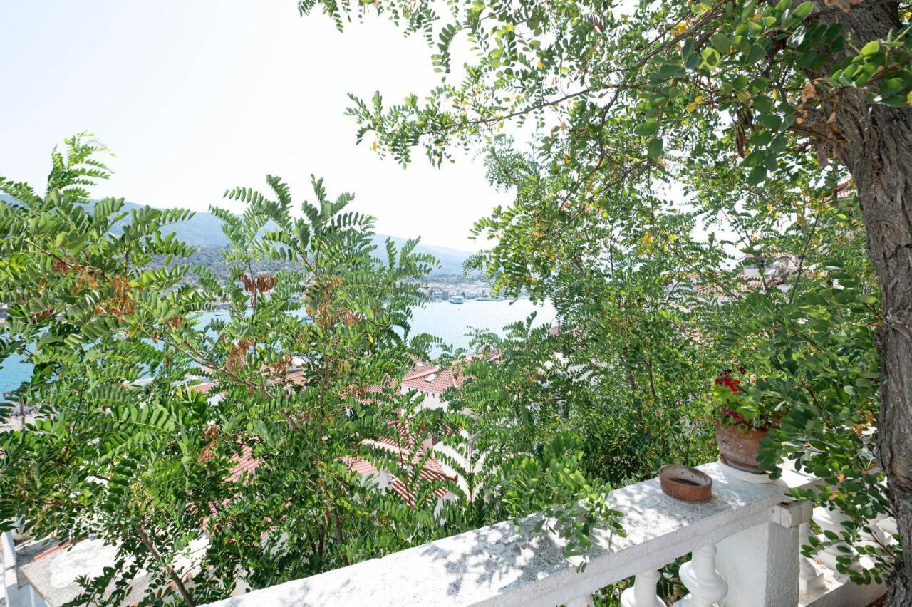 Traditional House Under The Clock Tower With Sweet View Poros Town Buitenkant foto