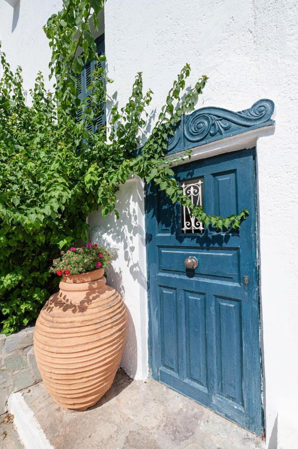 Traditional House Under The Clock Tower With Sweet View Poros Town Buitenkant foto