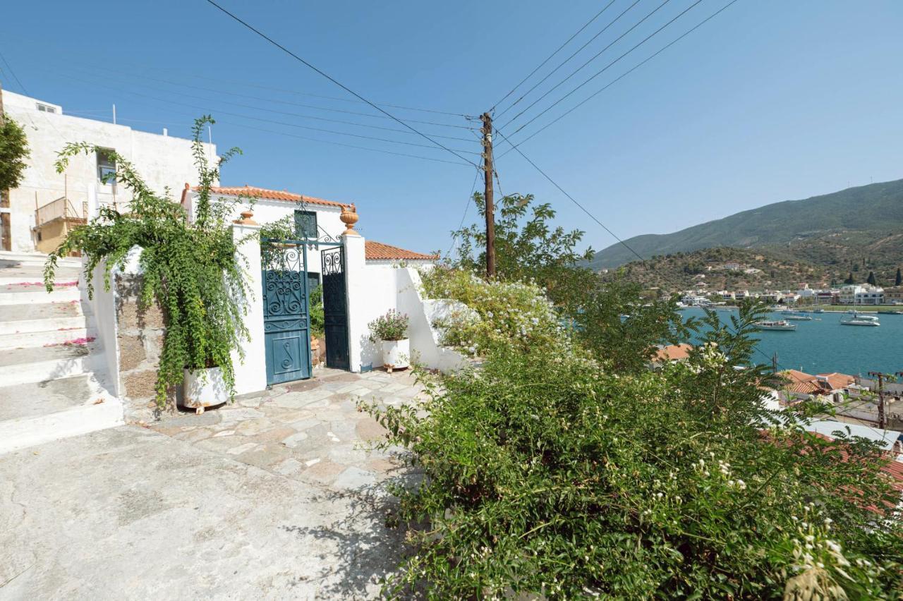 Traditional House Under The Clock Tower With Sweet View Poros Town Buitenkant foto