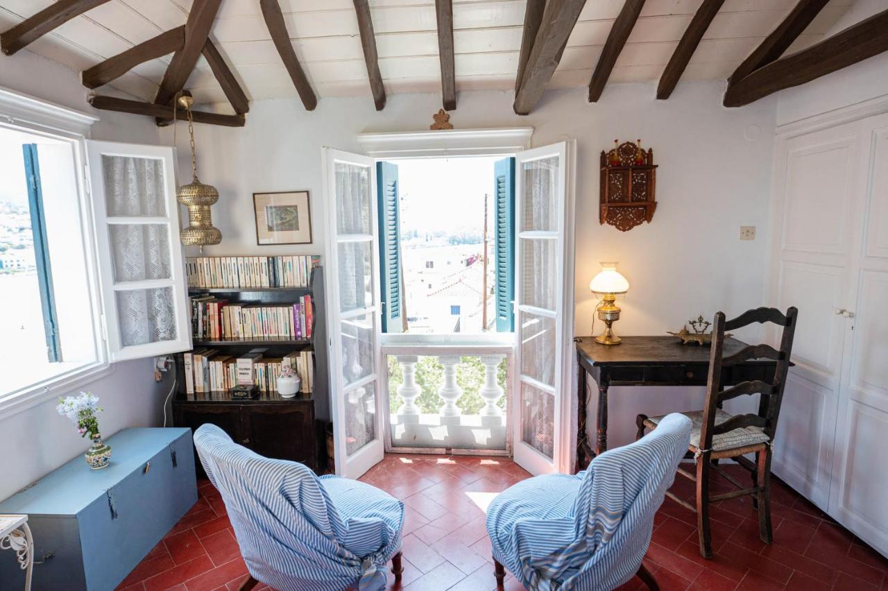 Traditional House Under The Clock Tower With Sweet View Poros Town Buitenkant foto