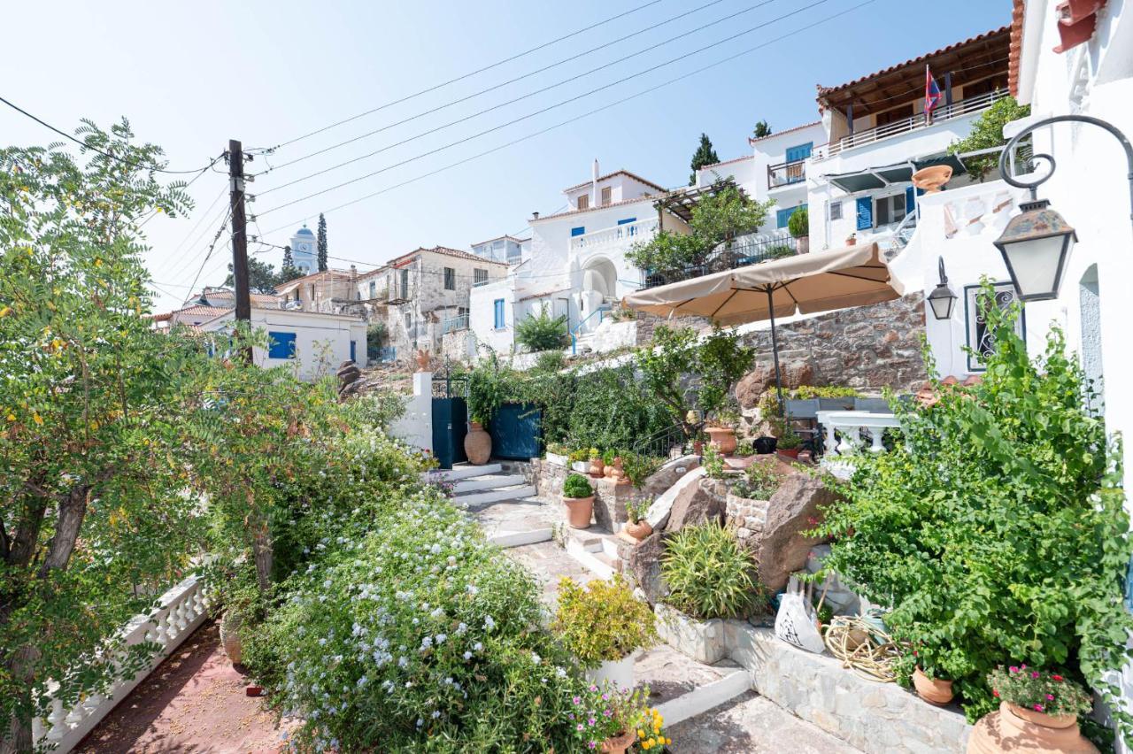 Traditional House Under The Clock Tower With Sweet View Poros Town Buitenkant foto