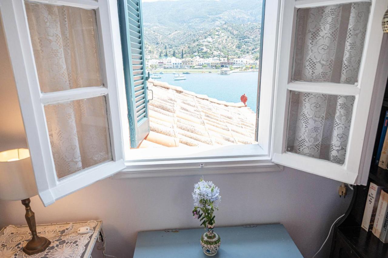 Traditional House Under The Clock Tower With Sweet View Poros Town Buitenkant foto