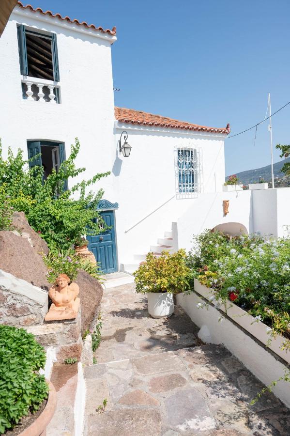 Traditional House Under The Clock Tower With Sweet View Poros Town Buitenkant foto