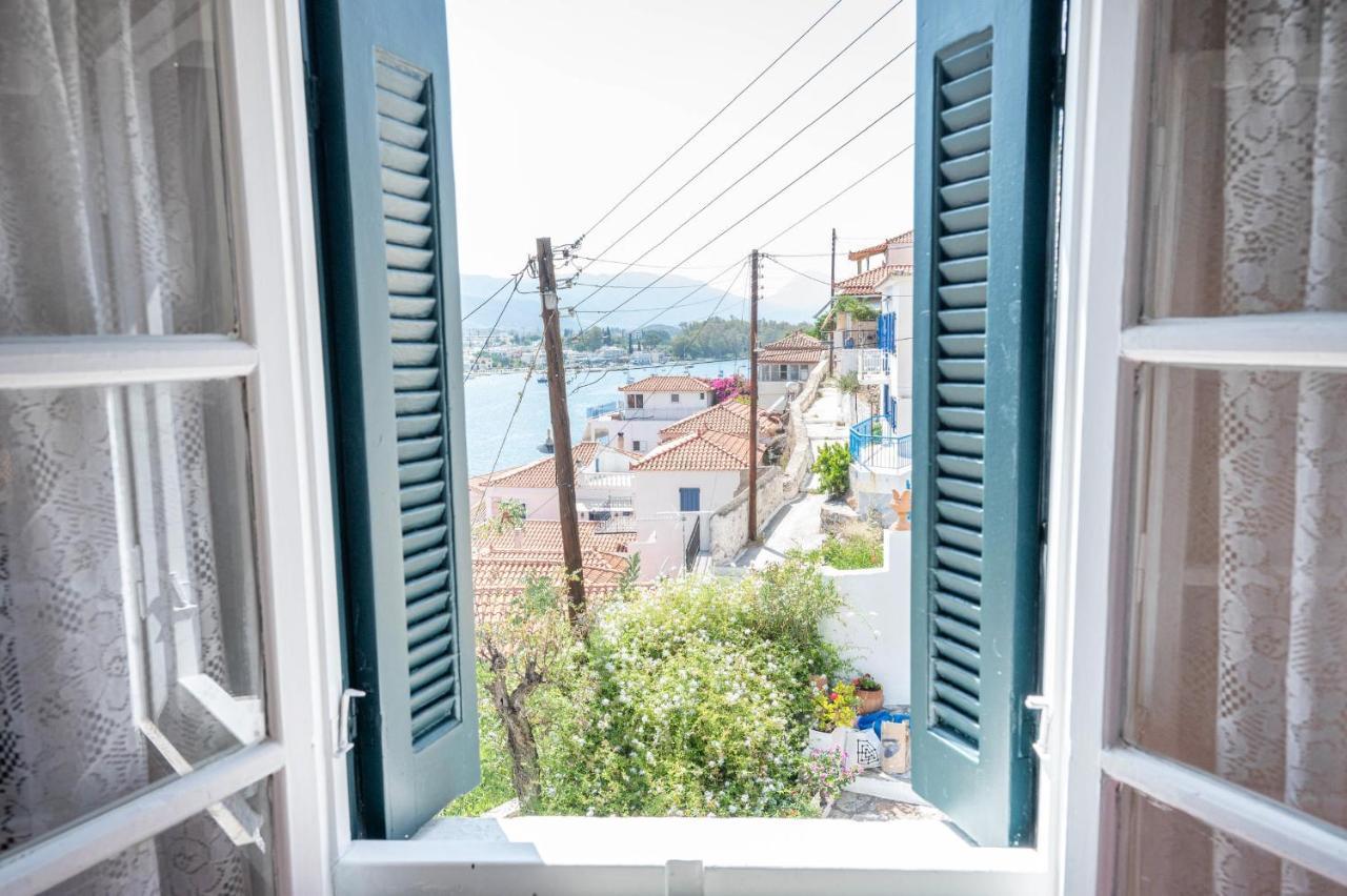 Traditional House Under The Clock Tower With Sweet View Poros Town Buitenkant foto